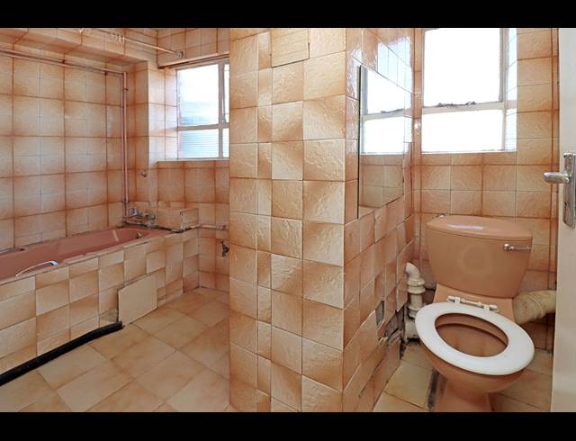 3 BEDROOM APARTMENT FOR SALE IN CYRILDENE